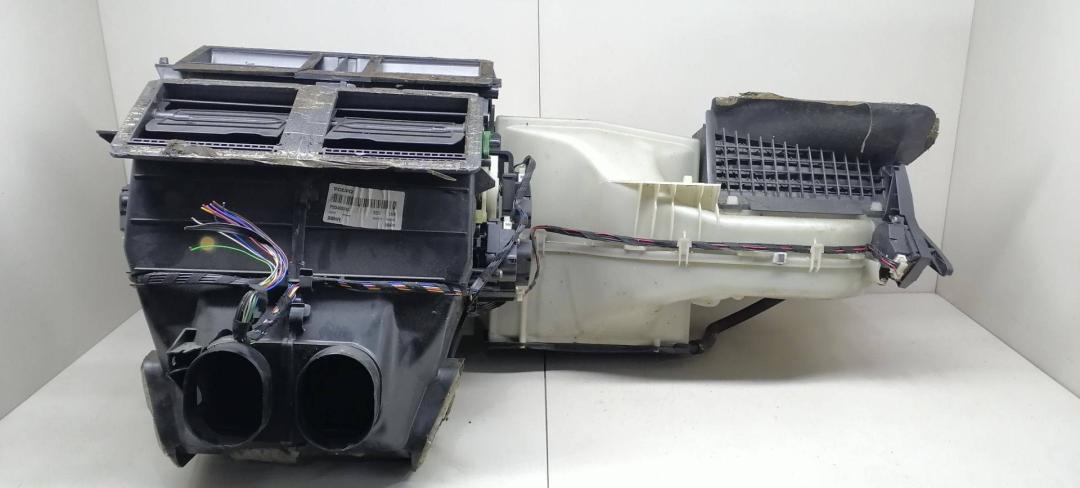 отопитель в сборе (печка) Volvo S80 1 поколение 2000, 2.5 л., TD, дизель, 5МКПП, серебристый, седан, передний привод, BEHR, P03409243, 56499 - фото №1