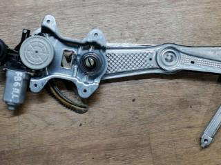 стеклоподъемник передний левый Toyota Yaris P1 2001, 1.0 л., бензин, МКПП, хетчбэк 5 дв.