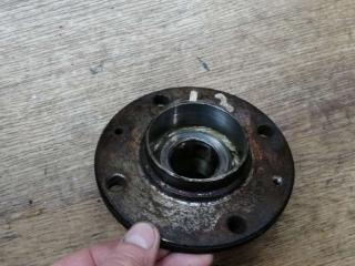 ступица задняя левая Citroen Xantia 1 поколение 1995