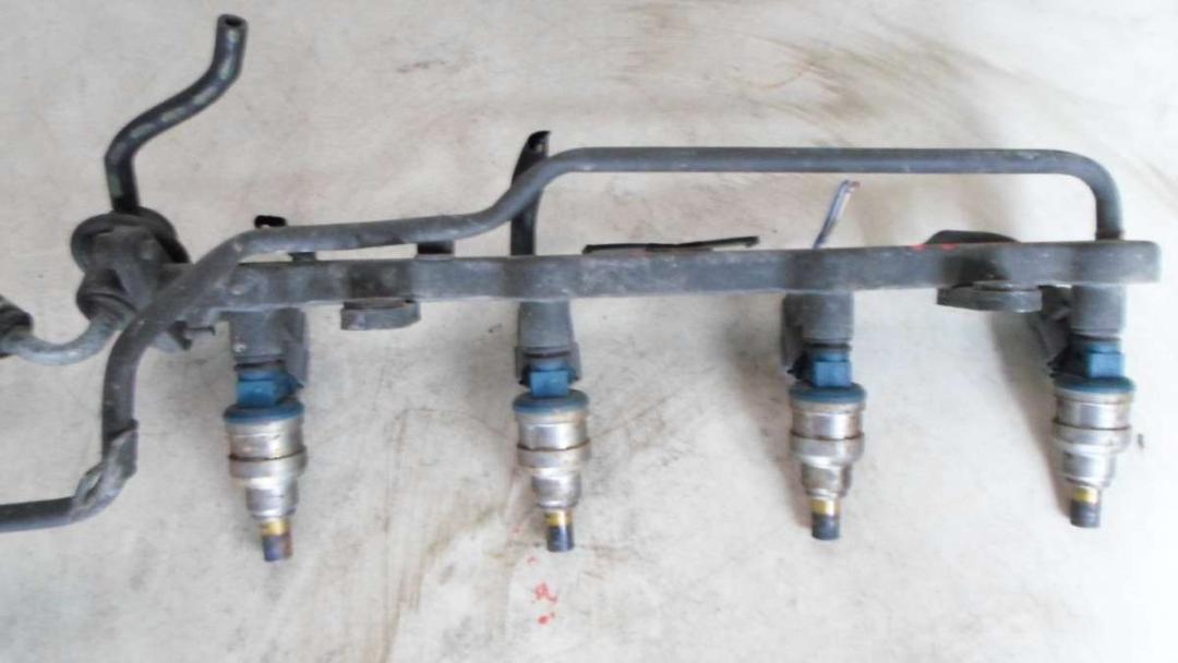 форсунка Mazda 626 GF 1998, 2.0 л., i, бензин - фото №1