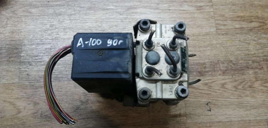 блок ABS Volkswagen Golf 2 поколение 1990, 0265201011, 44361411 - фото №1
