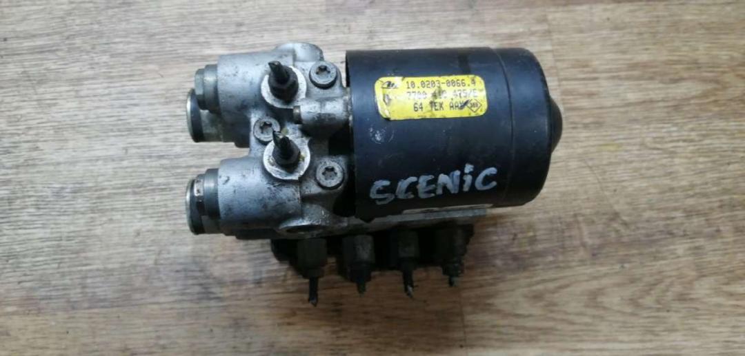 блок ABS Renault Scenic 1 поколение 1997, минивэн, 7700410475 - фото №1