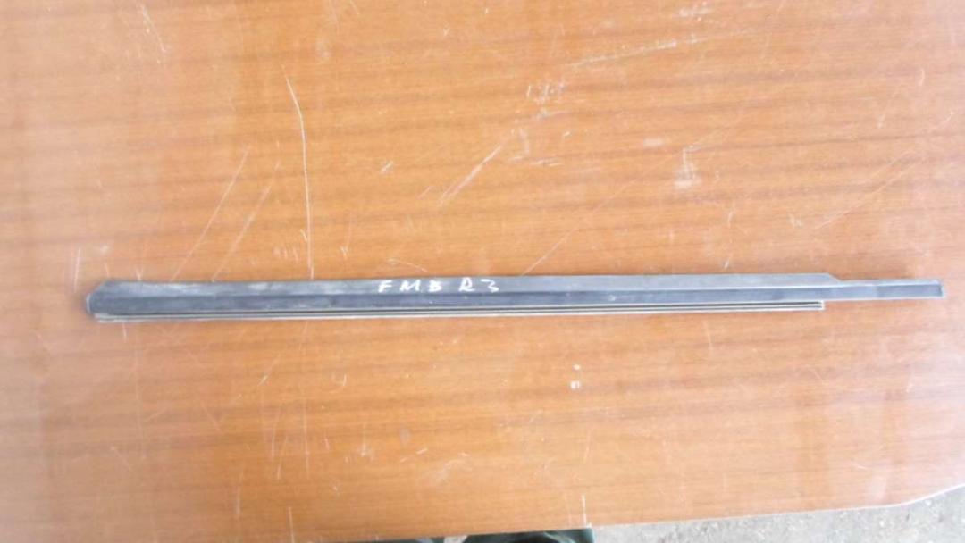 Молдинг стекла двери задней правой наружный Ford Mondeo 3 поколение 2003 - фото №1