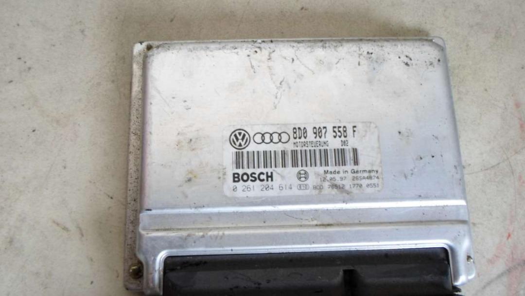 блок управления двигателем Audi A4 B5 1999, 1.8 л., бензин - фото №1
