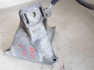 кронштейн двигателя Audi A4 B5 1999, 1.8 л., бензин