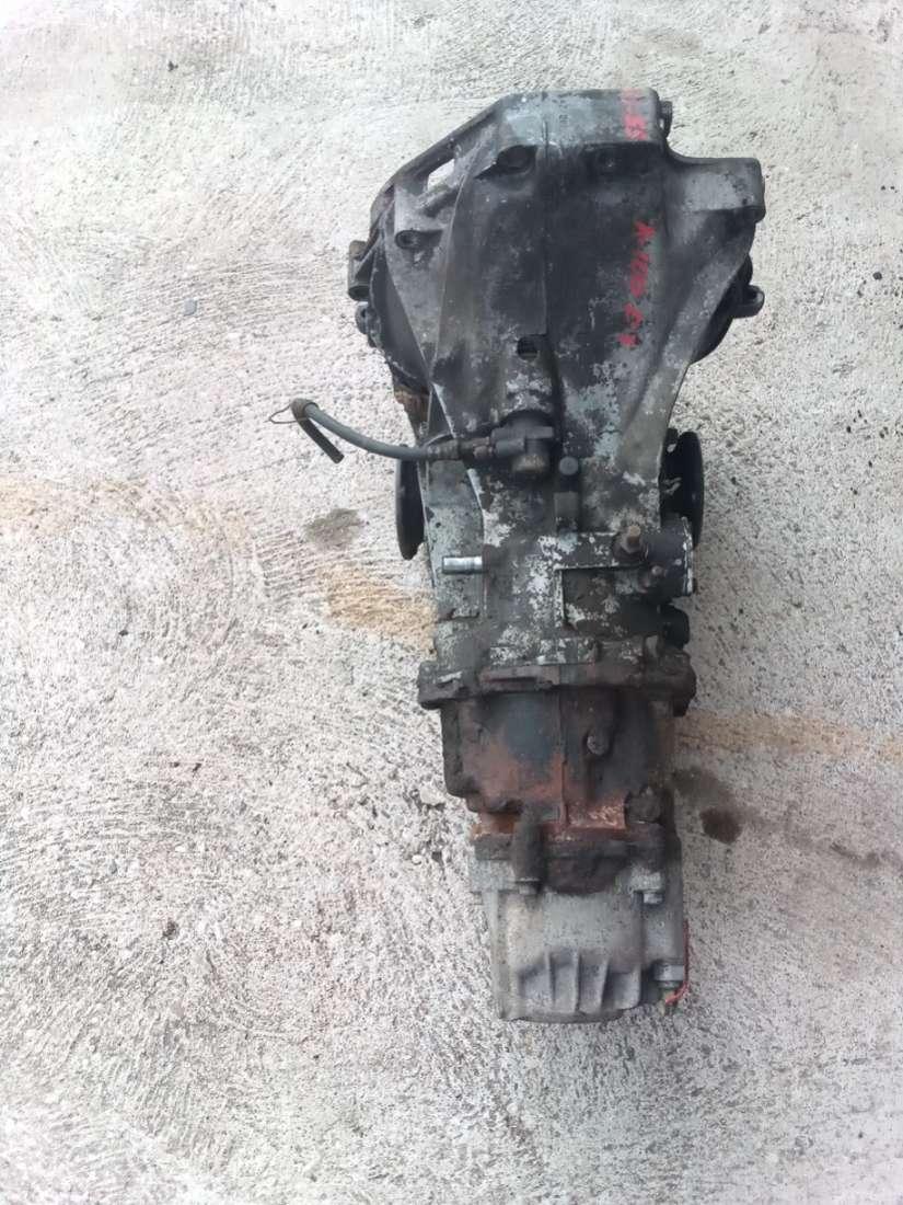 КПП механическая (МКПП) Audi 100 C3 1984, 2.1 л., бензин, МКПП, универсал, AAZ - фото №1