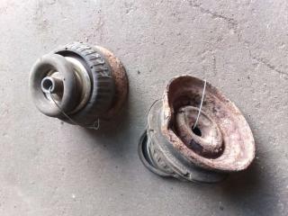 опора амортизатора верхняя (чашка) Ford Fiesta 4 поколение 1998, 1.3 л., бензин, хетчбэк 5 дв.