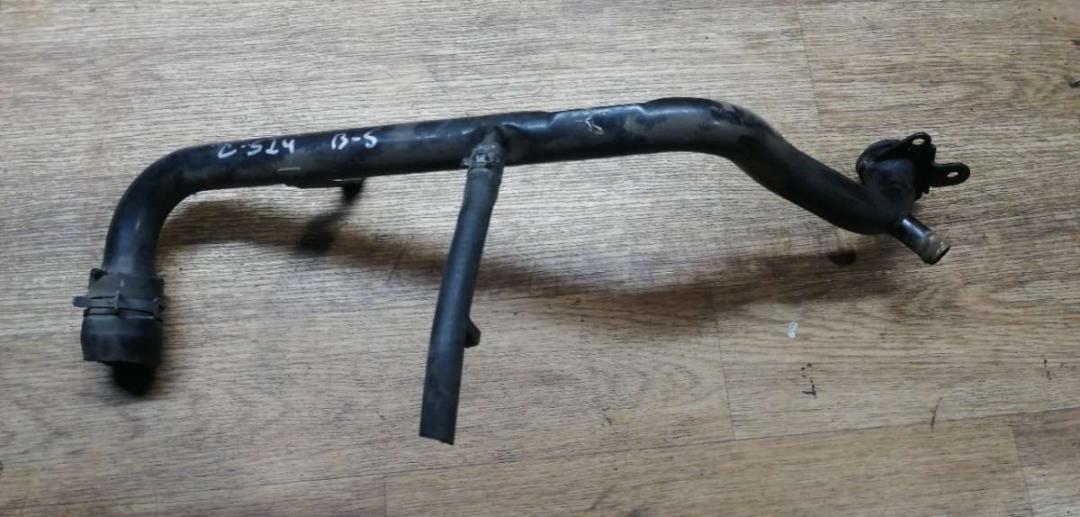 трубка охлаждающей жидкости Volkswagen Passat B5 1998, 1.8 л., бензин, МКПП, универсал - фото №1