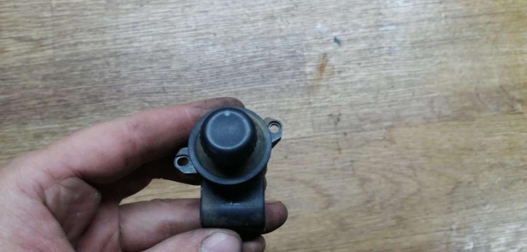 джойстик регулировки зеркал Renault Laguna 1 поколение 1997, 2.2 л., дизель, МКПП, хетчбэк 5 дв., 7700808035 - фото №1