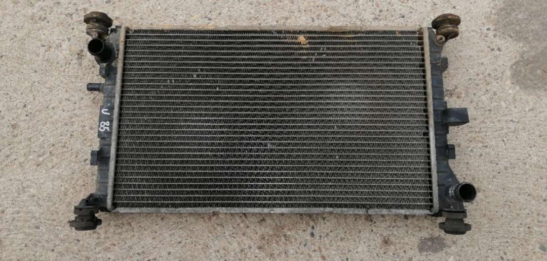 радиатор (основной) Ford Focus 1 поколение 1999, 1.6 л., бензин, МКПП, универсал - фото №1