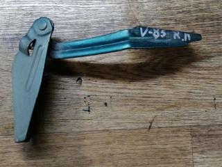 петля капота правая Ford Focus 1 поколение 1999, 1.6 л., бензин, МКПП, универсал