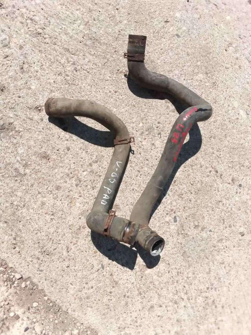 патрубок радиатора Ford Focus 1 поколение 1999, 1.6 л., бензин, МКПП, универсал - фото №1