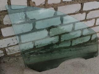 стекло двери передней правой Ford Focus 1 поколение 1999, 1.6 л., бензин, МКПП, универсал