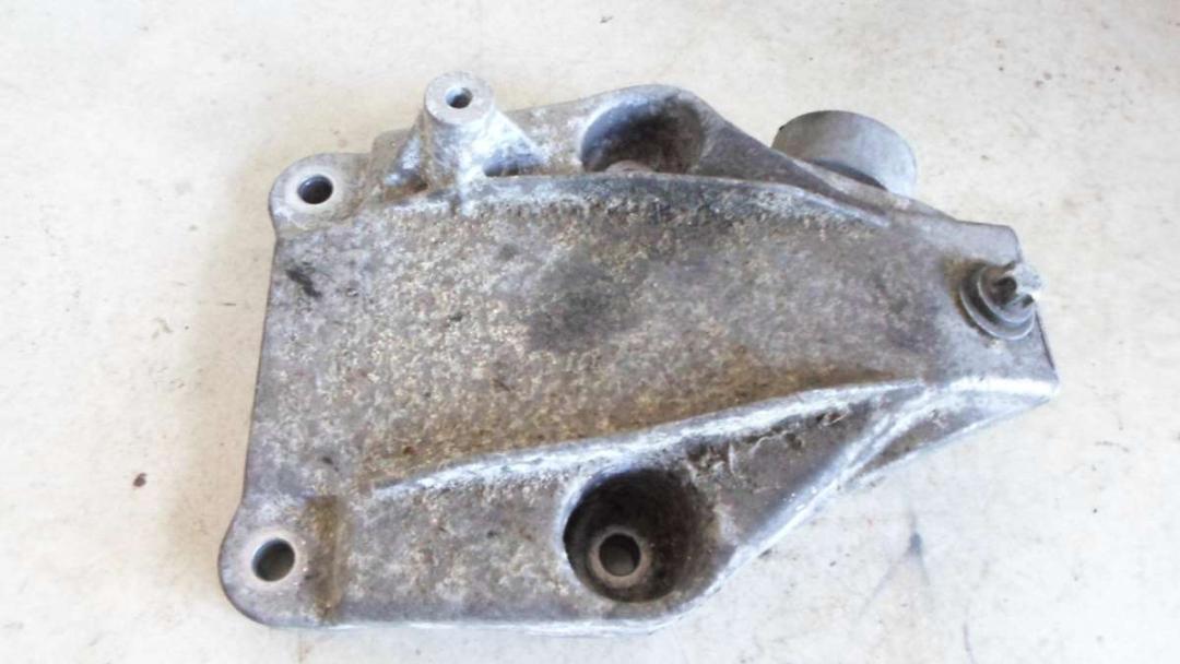 кронштейн двигателя BMW 5 серия F07/F10/F11 2010, 3.0 л., дизель, седан - фото №1