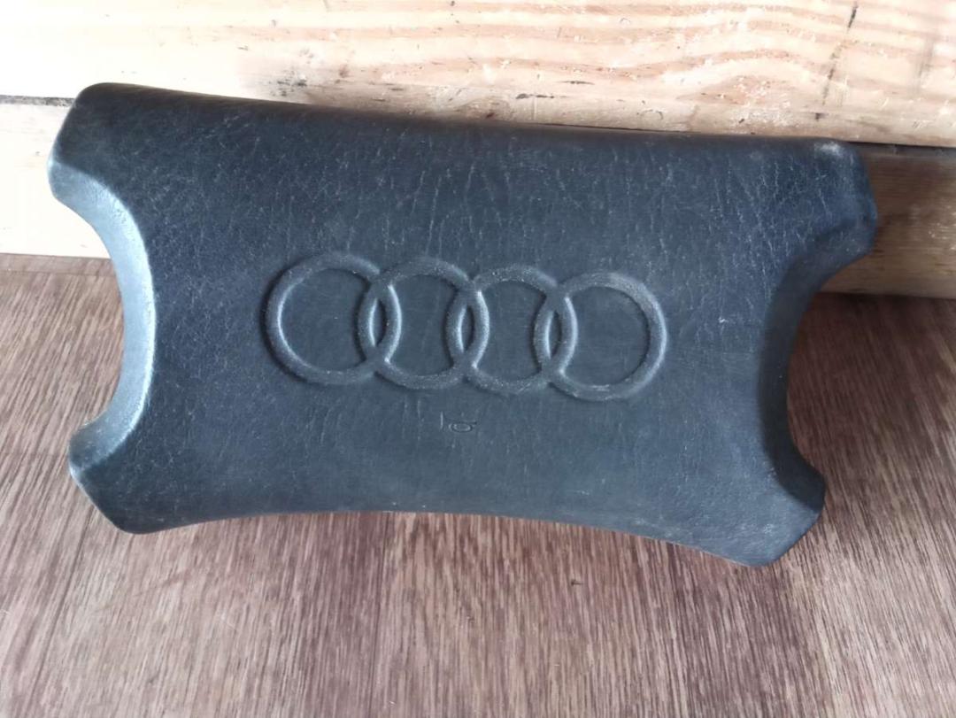 руль Audi 100 C3 1989, 2.0 л., бензин, МКПП, седан, 893951525 - фото №1