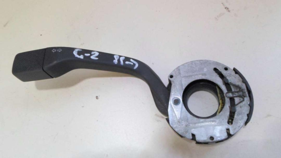 переключатель поворотов Volkswagen Golf 2 поколение 1990, дизель - фото №1