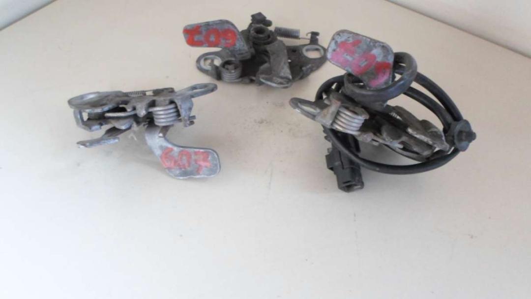 замок капота Peugeot 607 1 поколение 2002 - фото №1