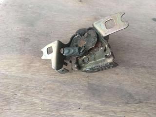 замок капота Volkswagen Golf 3 поколение 1993