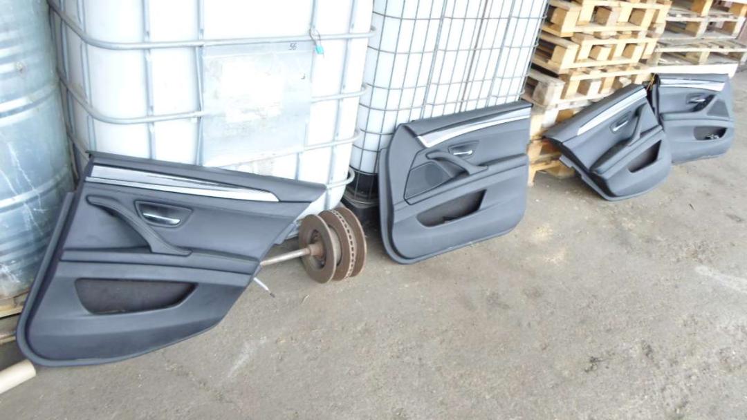 Обшивка двери (дверная карта) комплект BMW 5 серия F07/F10/F11 2010 - фото №1