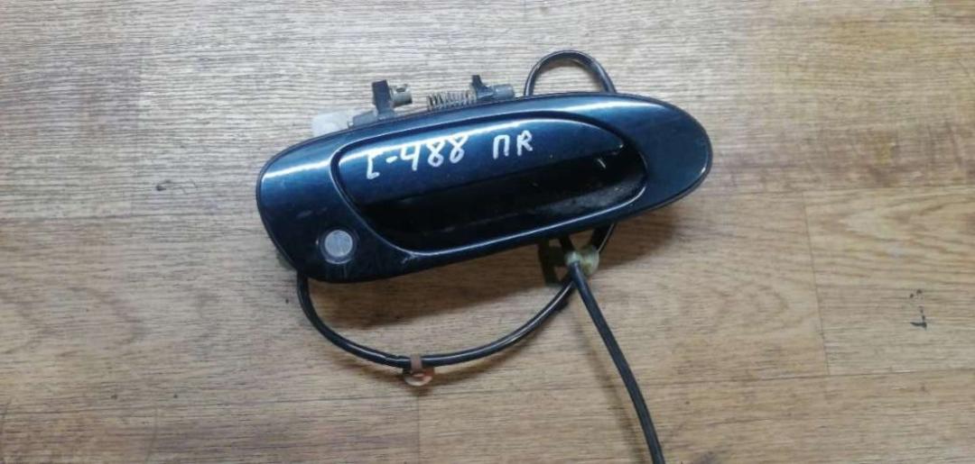 ручка наружная передняя правая Honda Accord 5 поколение 1994, 2.0 л., бензин, МКПП, универсал - фото №1