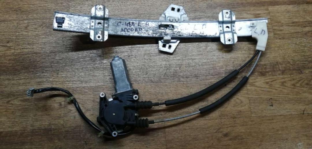 стеклоподъемник передний левый Honda Accord 5 поколение 1994, 2.0 л., бензин, МКПП, универсал - фото №1