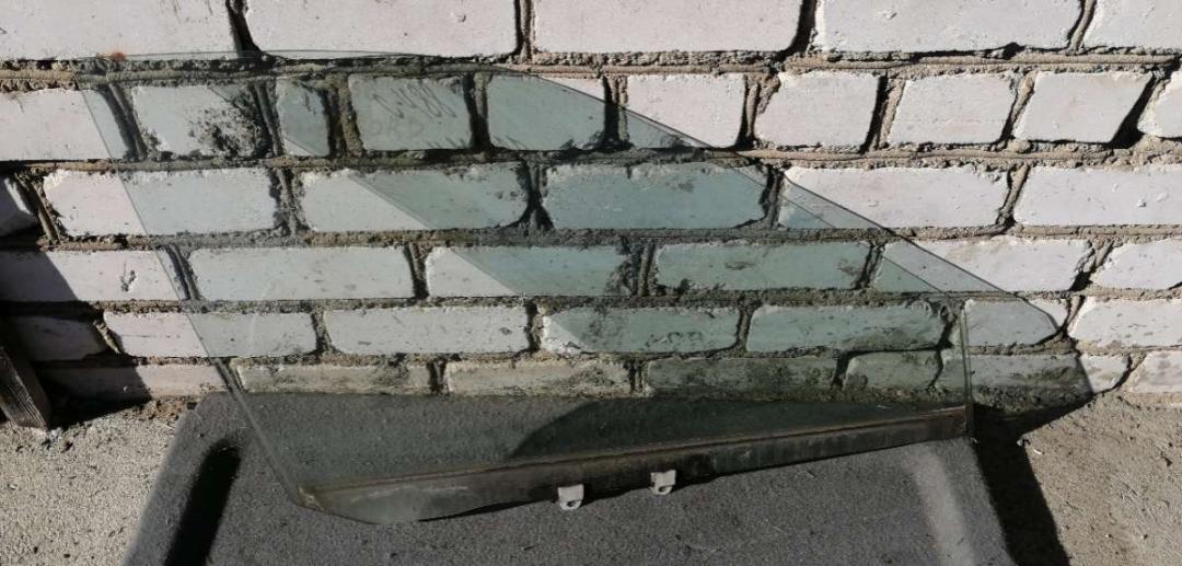 стекло двери передней правой Honda Accord 5 поколение 1994, 2.0 л., бензин, МКПП, универсал - фото №1