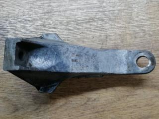 кронштейн КПП Audi 100 C3 1988, 431399113G