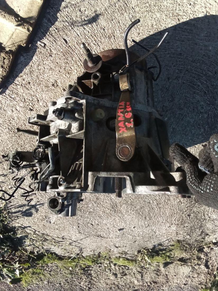 КПП механическая (МКПП) Citroen Xantia 1 поколение 1997, 1.6 л., бензин, МКПП, 20CL52 - фото №1