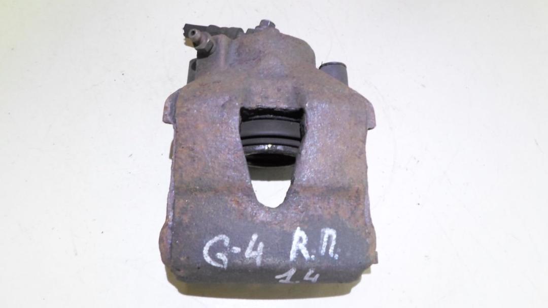 суппорт передний правый Volkswagen Golf 4 поколение 1999 - фото №1