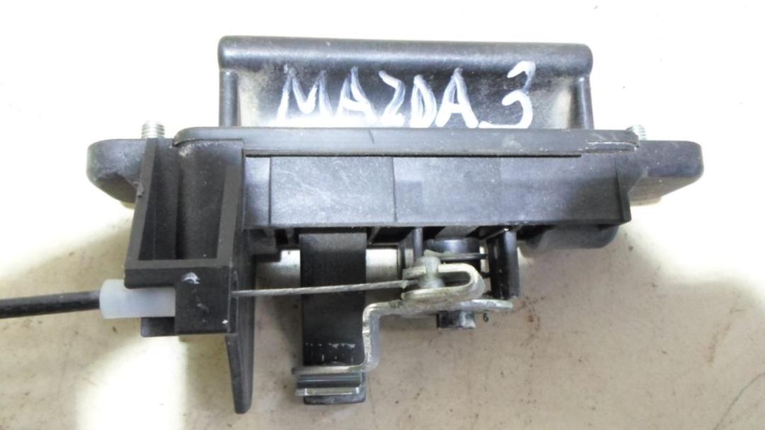 ручка крышки багажника Mazda 3 BK 2005, хетчбэк 5 дв. - фото №1