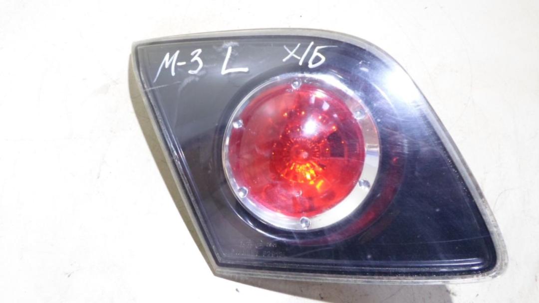 фонарь крышки багажника левый Mazda 3 BK 2005, хетчбэк 5 дв. - фото №1