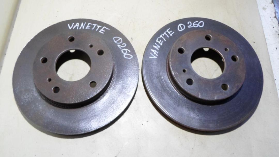 диск тормозной передний Nissan Vanette C23 1997 - фото №1