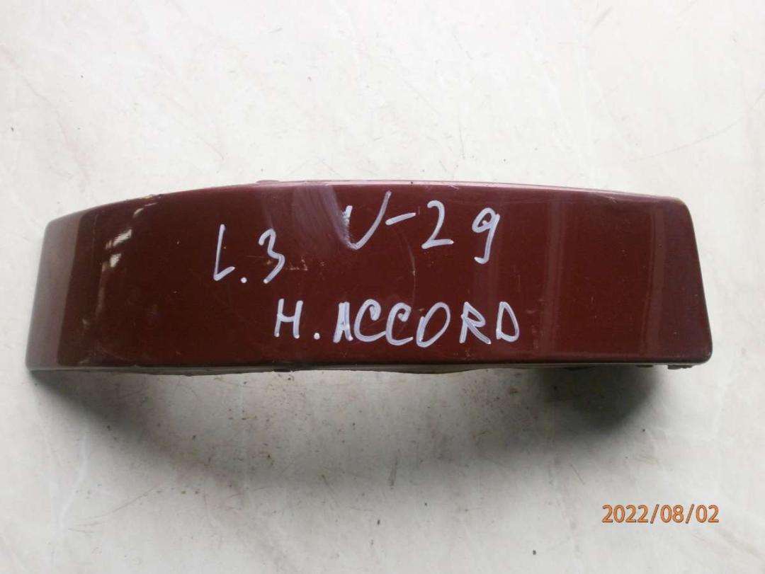 ус под фонарь левый Honda Accord 5 поколение 1994, 2.0 л., бензин, МКПП, седан - фото №1