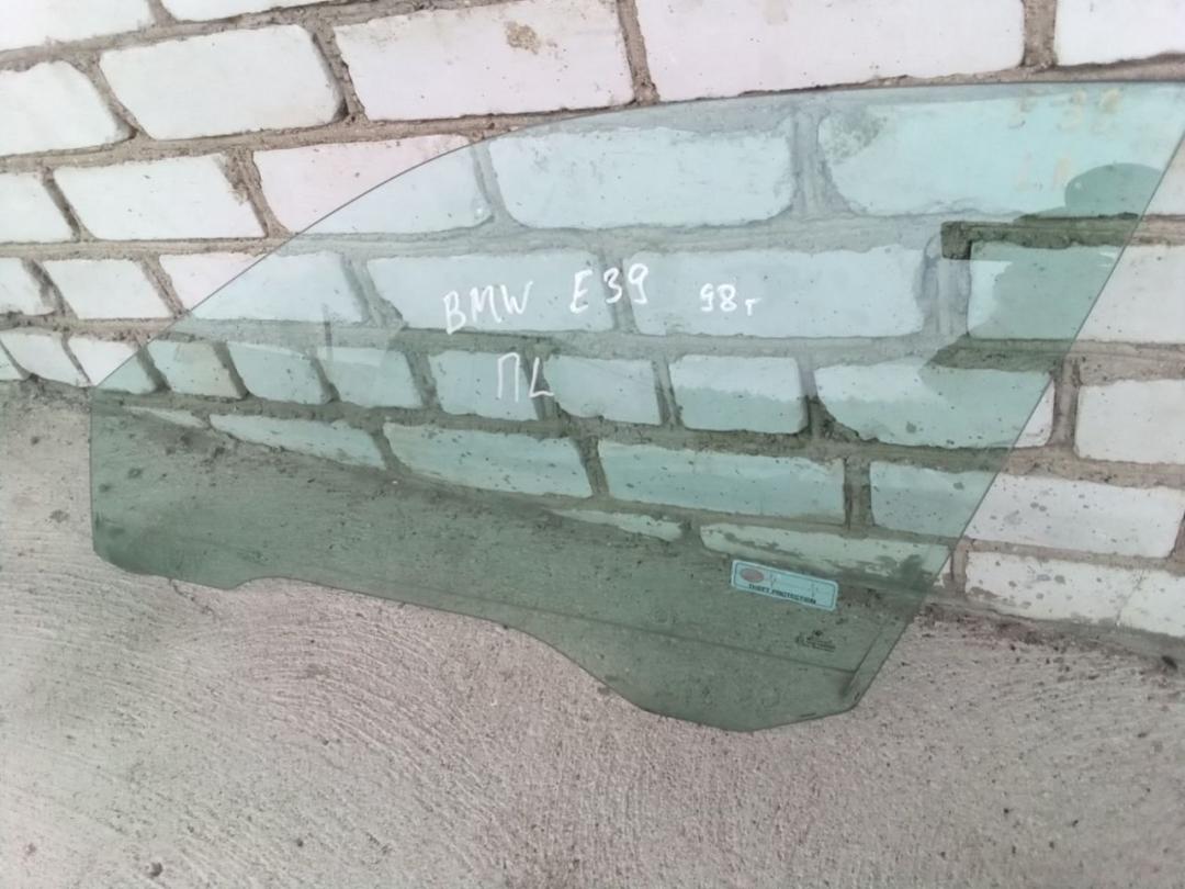 стекло двери передней левой BMW 5 серия E39 1998 - фото №1