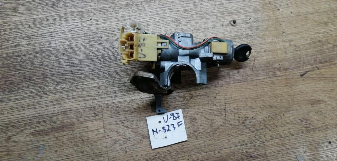 замок зажигания Mazda 323 BJ 1998, 1.8 л., бензин, МКПП, хетчбэк 5 дв. - фото №1