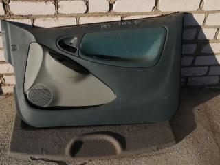 обшивка двери передняя правая Toyota Yaris P1 2001, 1.0 л., бензин, МКПП, хетчбэк 5 дв.