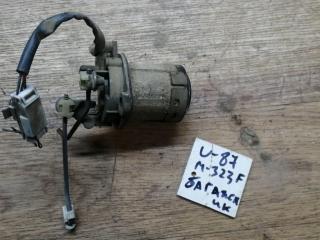 кнопка открытия багажника Mazda 323 BJ 1998, 1.8 л., бензин, МКПП, хетчбэк 5 дв.