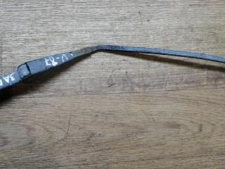 щеткодержатель задний Mazda 323 BJ 1998, 1.8 л., бензин, МКПП, хетчбэк 5 дв.