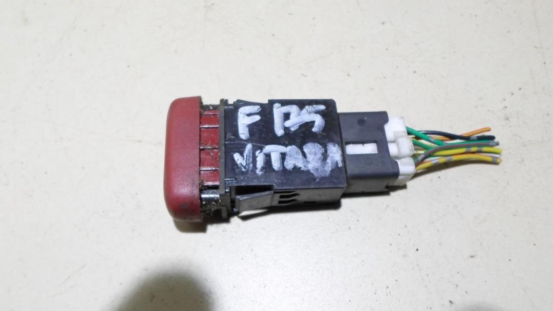 кнопка аварийной сигнализации Suzuki Vitara 1 поколение 2001 - фото №1