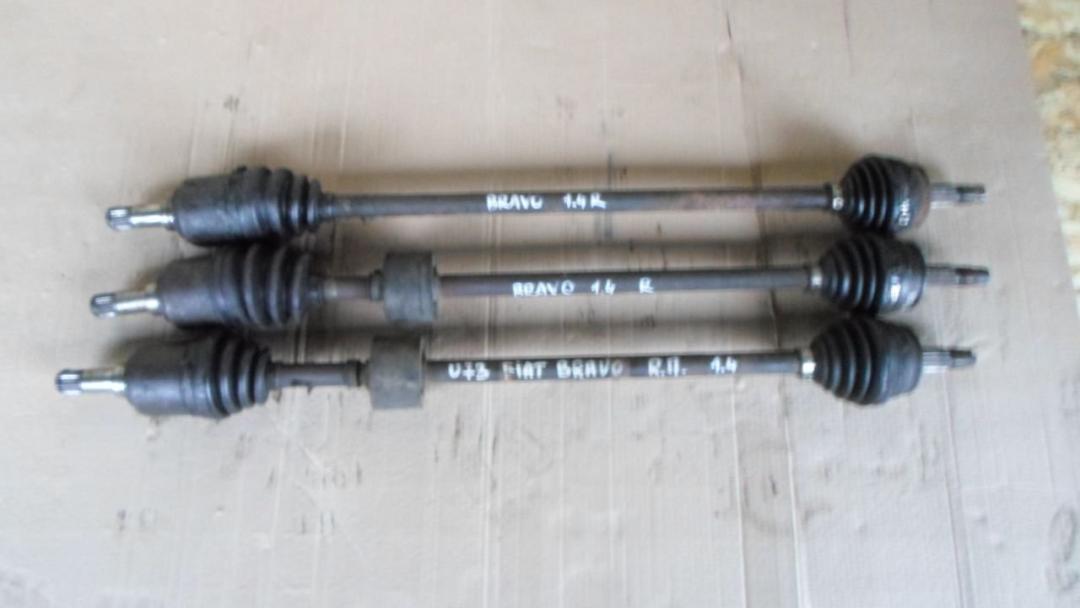 полуось передняя правая (приводной вал, ШРУС) Fiat Bravo 1 поколение 1998, 1.4 л. - фото №1