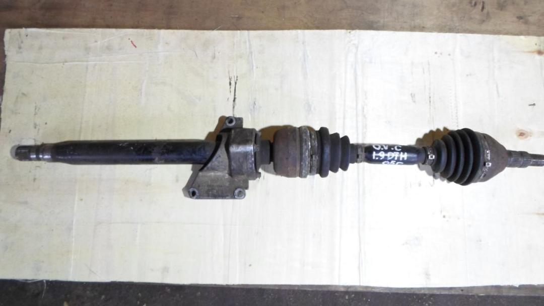 полуось передняя правая (приводной вал, ШРУС) Opel Vectra C 2004, 1.9 л., CDTi, дизель - фото №1