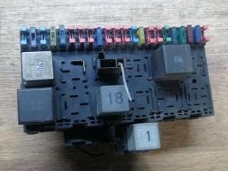 блок предохранителей Volkswagen Passat B3 1990, 1.8 л., бензин, МКПП, седан