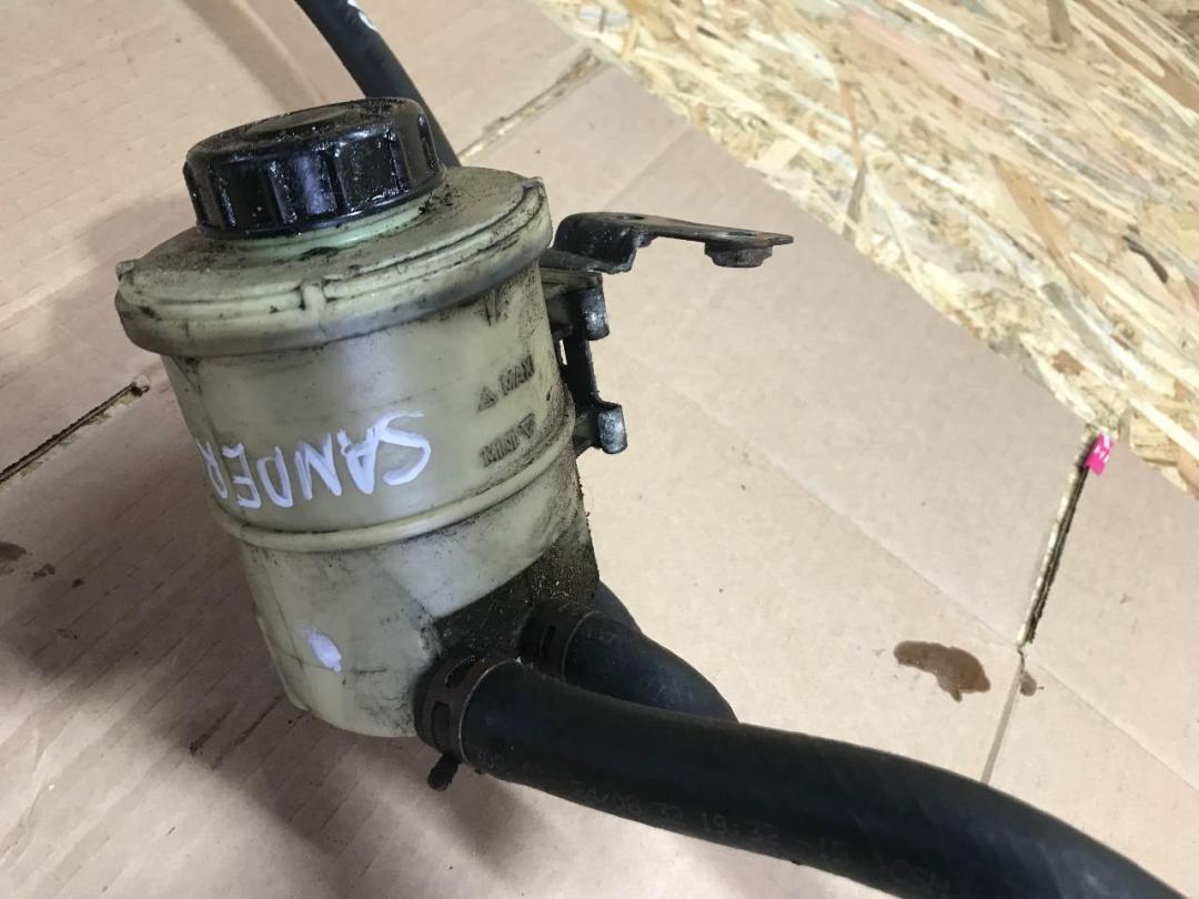 бачок гидроусилителя Dacia Sandero 1 поколение 2010, 1.4 л., бензин, хетчбэк 5 дв. - фото №1