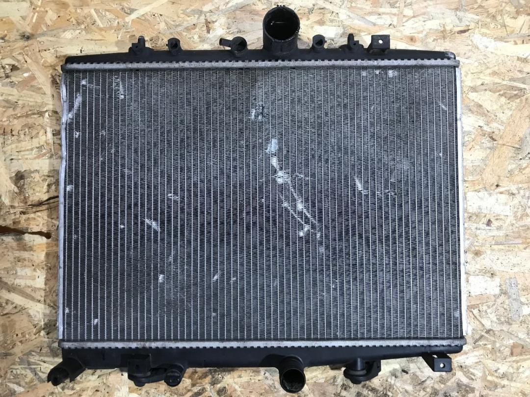 радиатор (основной) Citroen C5 1 поколение 2002, 2.0 л., бензин, хетчбэк 5 дв. - фото №1