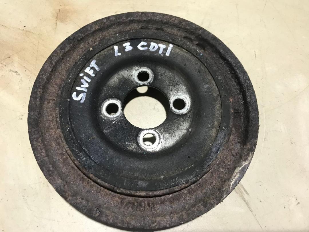 шкив коленвала Suzuki Swift 3 поколение 2006, 1.3 л., дизель - фото №1