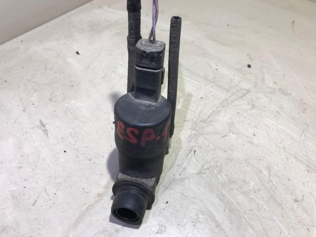 насос (моторчик) омывателя стекла Renault Espace 4 2009, 2.0 л., дизель, минивэн - фото №1