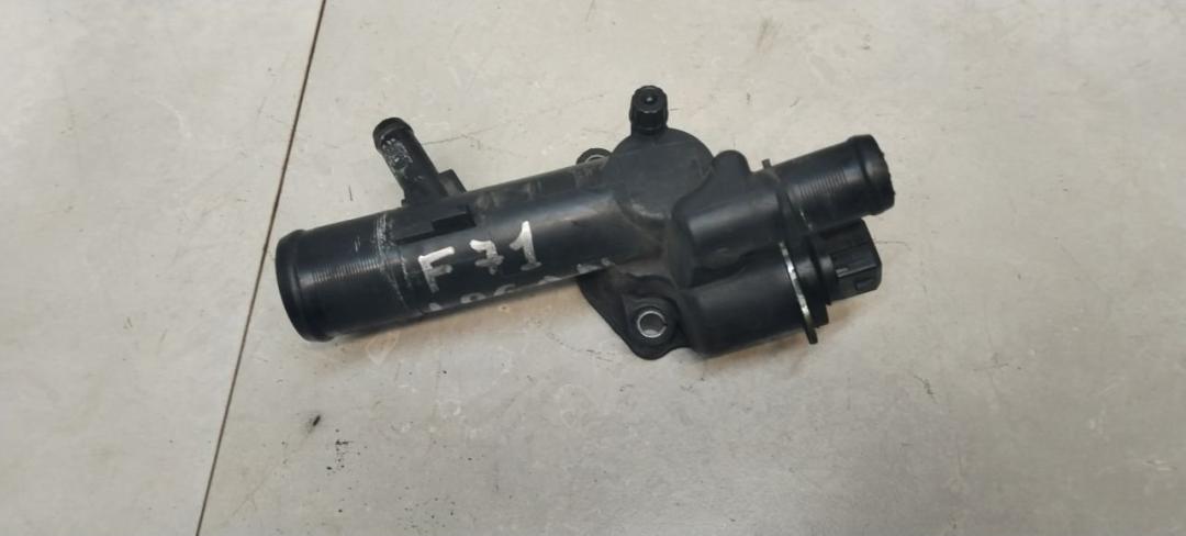 корпус термостата Renault Logan 1 2010, 1.5 л., DCi, дизель, МКПП, универсал - фото №1