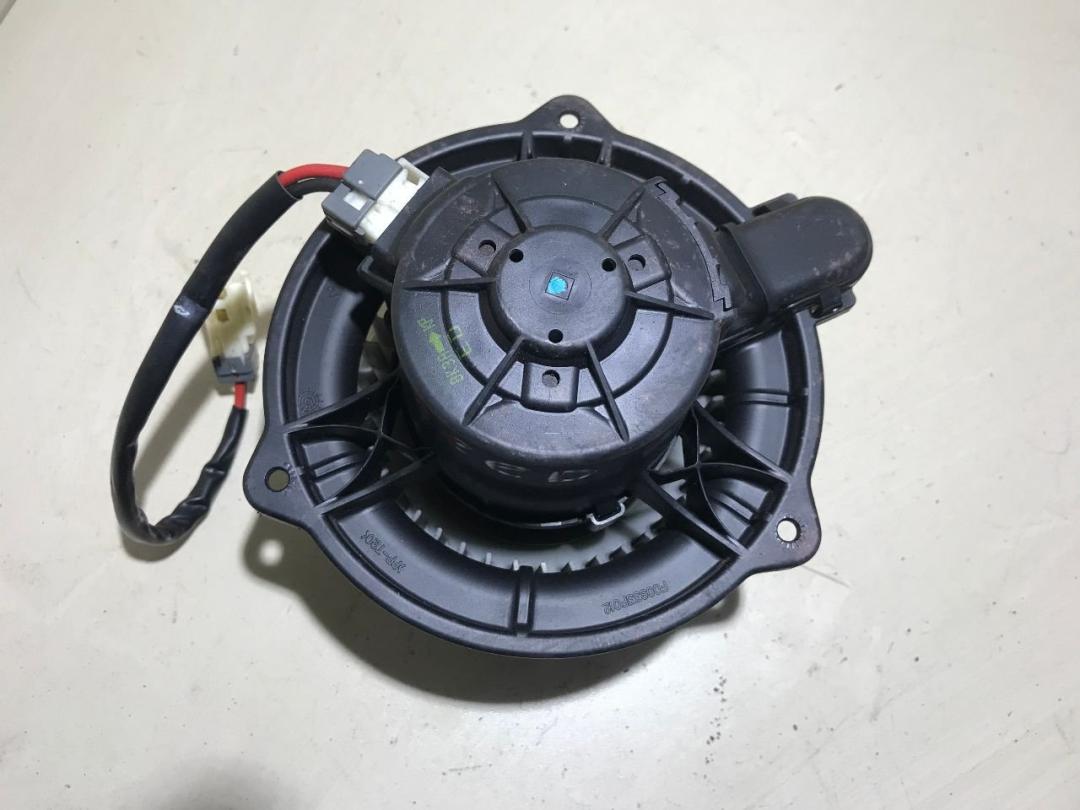 моторчик печки Kia Ceed 1 поколение 2008, 1.6 л., дизель, хетчбэк 5 дв. - фото №1