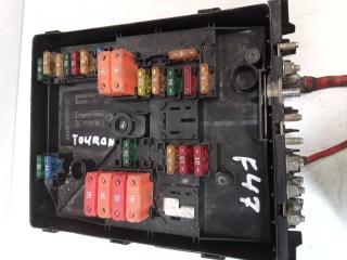 блок предохранителей Volkswagen Touran 1 поколение 2005, 1.9 л., TDi, дизель, МКПП, минивэн, 0535487722E