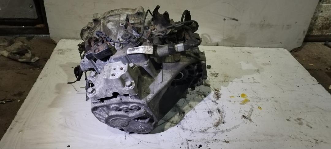 КПП механическая (МКПП) Hyundai i30 FD 2009, 1.6 л., дизель, хетчбэк 5 дв. - фото №1